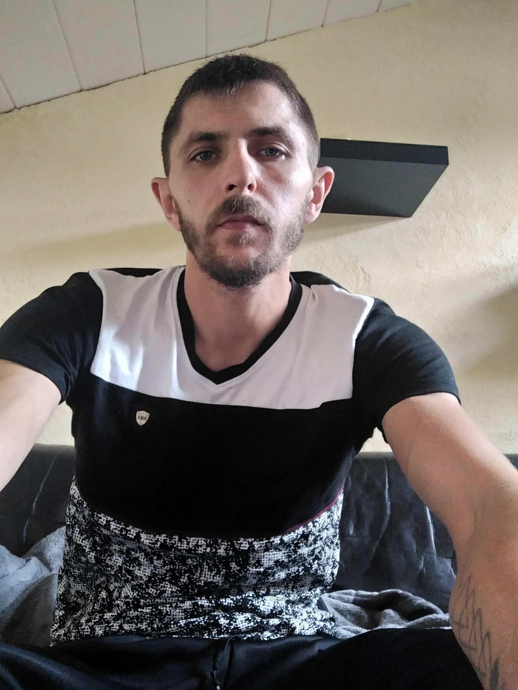 Riad - Auteuil - Yvelines | Rencontre gay